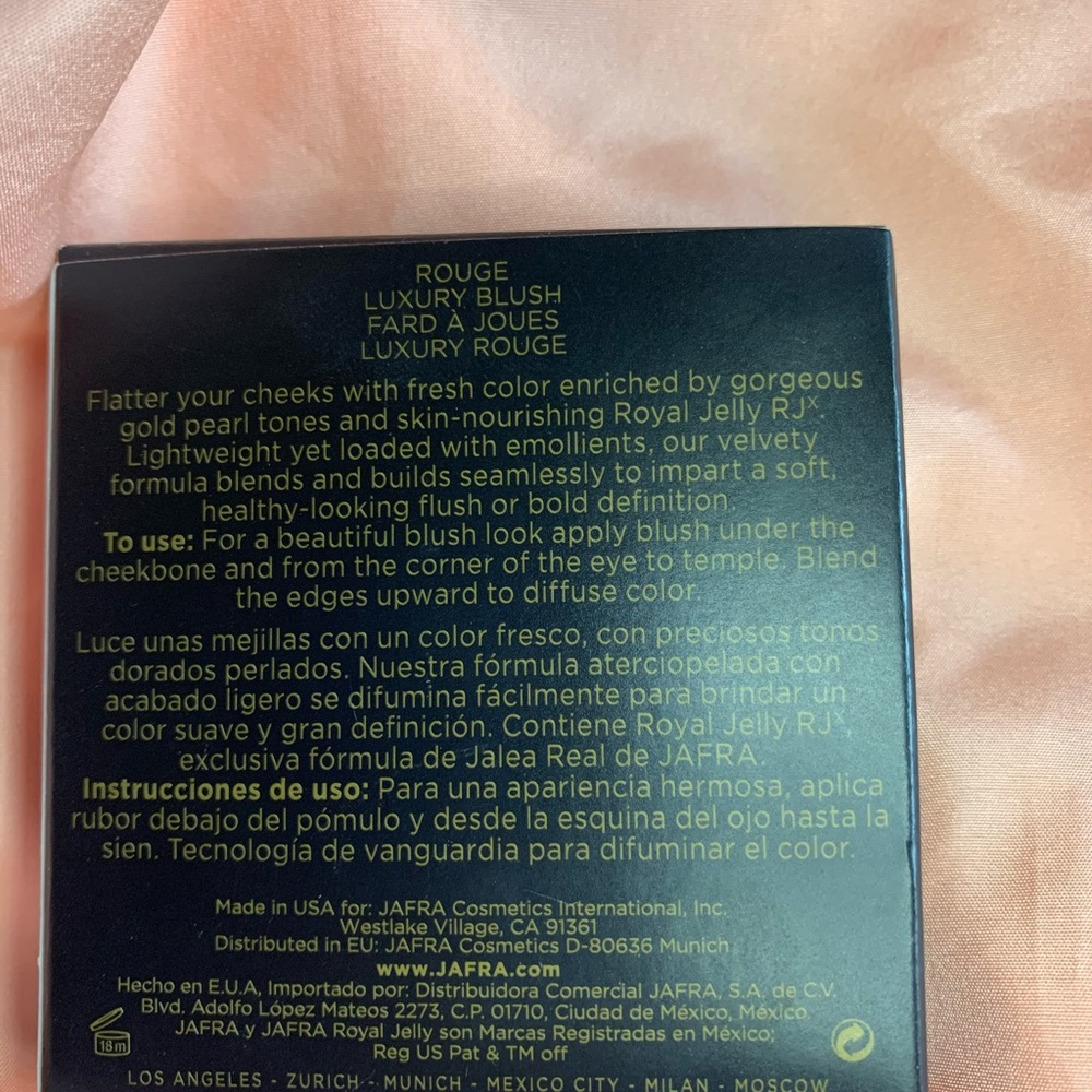 Pomegranate Rose by Jafra Royal Jelly - Picture 3 of 4